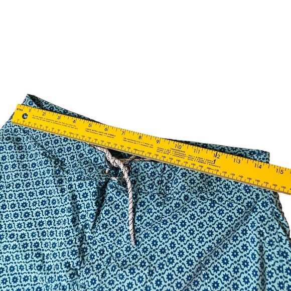 J Crew Mens Sz‎ 30 SWIM TRUNKS Board Swimming Lined Shorts Blue Abstract Design - Picture 3 of 7